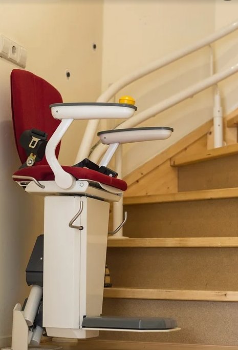 Devis pour monte escalier électrique intérieur droit pour escalier étroit pour sénior avec pose à Gémenos